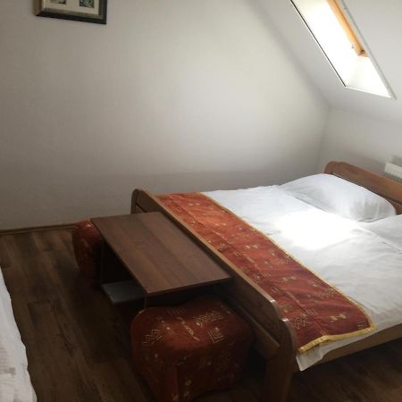 Napház Panzió Bed & Breakfast Tiszafured Ngoại thất bức ảnh