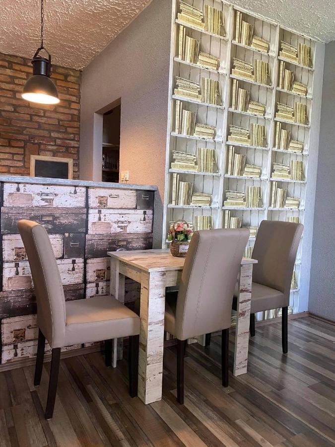 Napház Panzió Bed & Breakfast Tiszafured Ngoại thất bức ảnh