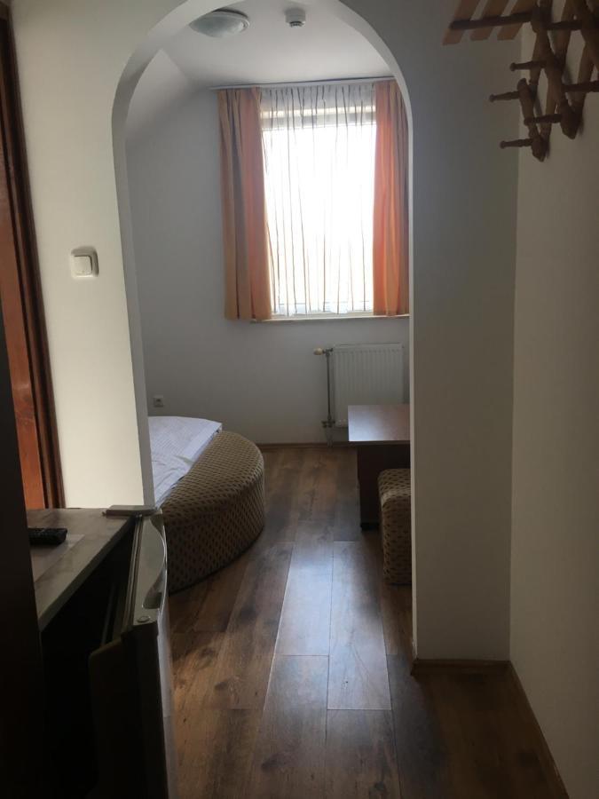 Napház Panzió Bed & Breakfast Tiszafured Ngoại thất bức ảnh